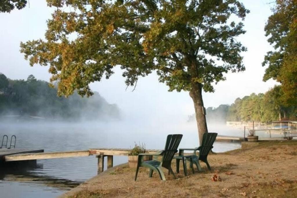 #02 - Unique Lakeside Studio Cottage- Pet Friendly Hot Springs Extérieur photo